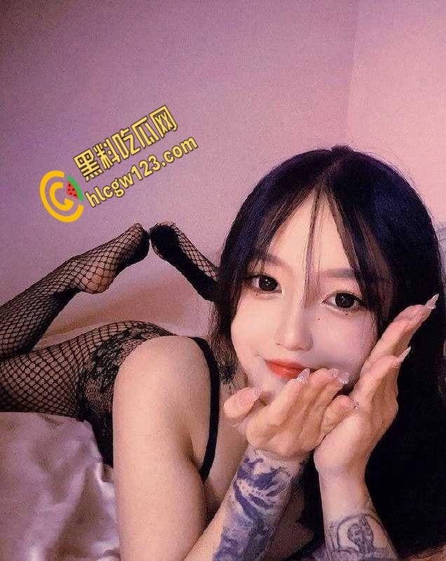 性感免女郎在线发骚，微胖天花板极品馒头逼，分手后被渣男无情曝光 !  第2张