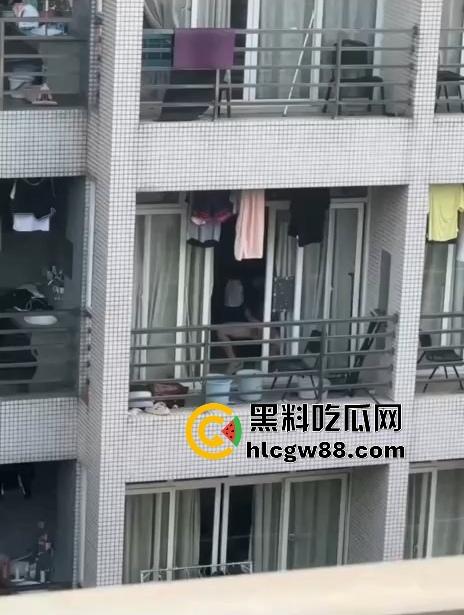 东莞开放大学阳台导管哥爆火,妹子偷拍全程,一边录一边激动,学校这开放程度绝对天花板! 第6张 东莞开放大学阳台导管哥爆火,妹子偷拍全程,一边录一边激动,学校这开放程度绝对天花板! 第6张