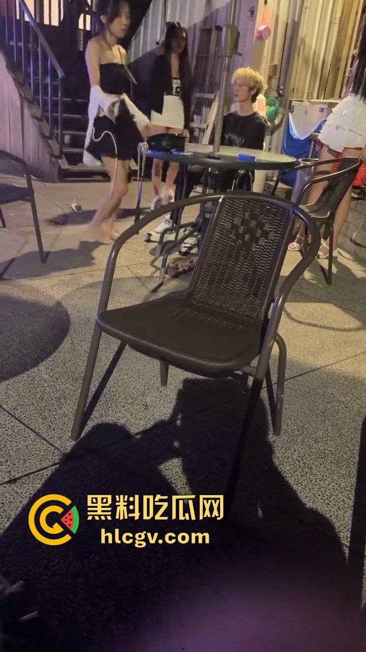 台中妹子与黄毛的爱恨情仇！情深似海，反目成仇的狗血戏码！  第1张