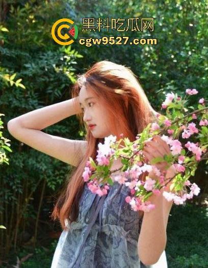 偷情大四女友闺蜜【耿思雨】斯文尤物秒变骚货，饱满肥美的骚穴，湿漉多汁，入爆操内射喷水！  第1张