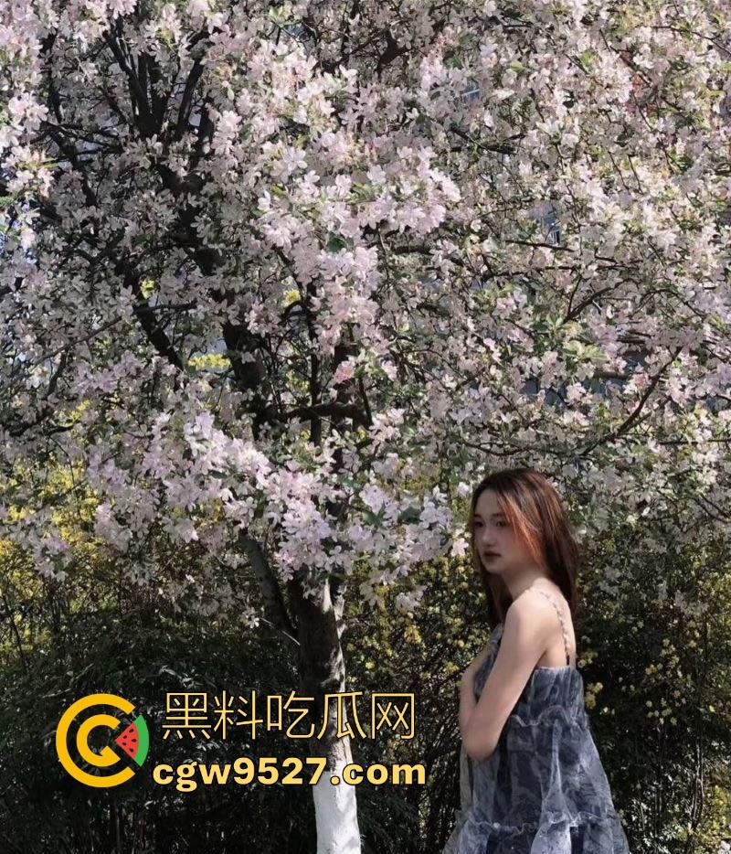 偷情大四女友闺蜜【耿思雨】斯文尤物秒变骚货，饱满肥美的骚穴，湿漉多汁，入爆操内射喷水！  第3张