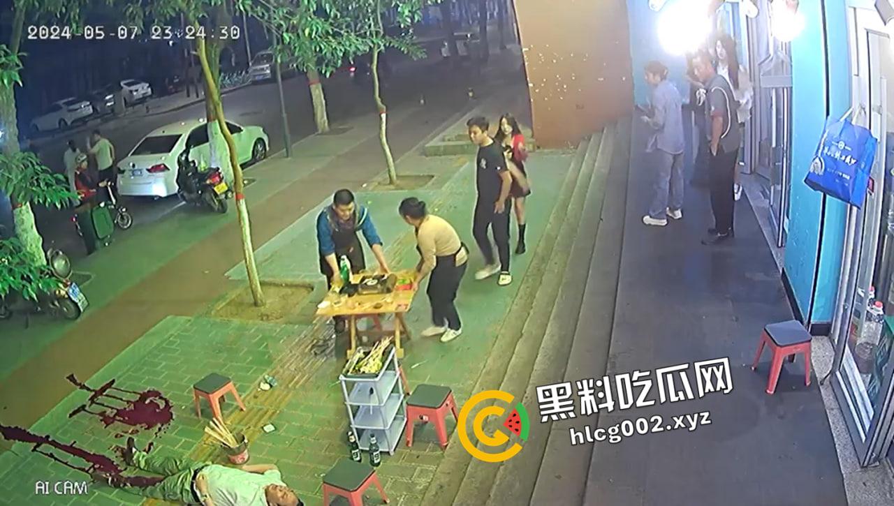 陕西宝鸡串串香 男子被刺大腿动脉 血喷流尽身亡 现场视频流出  第4张