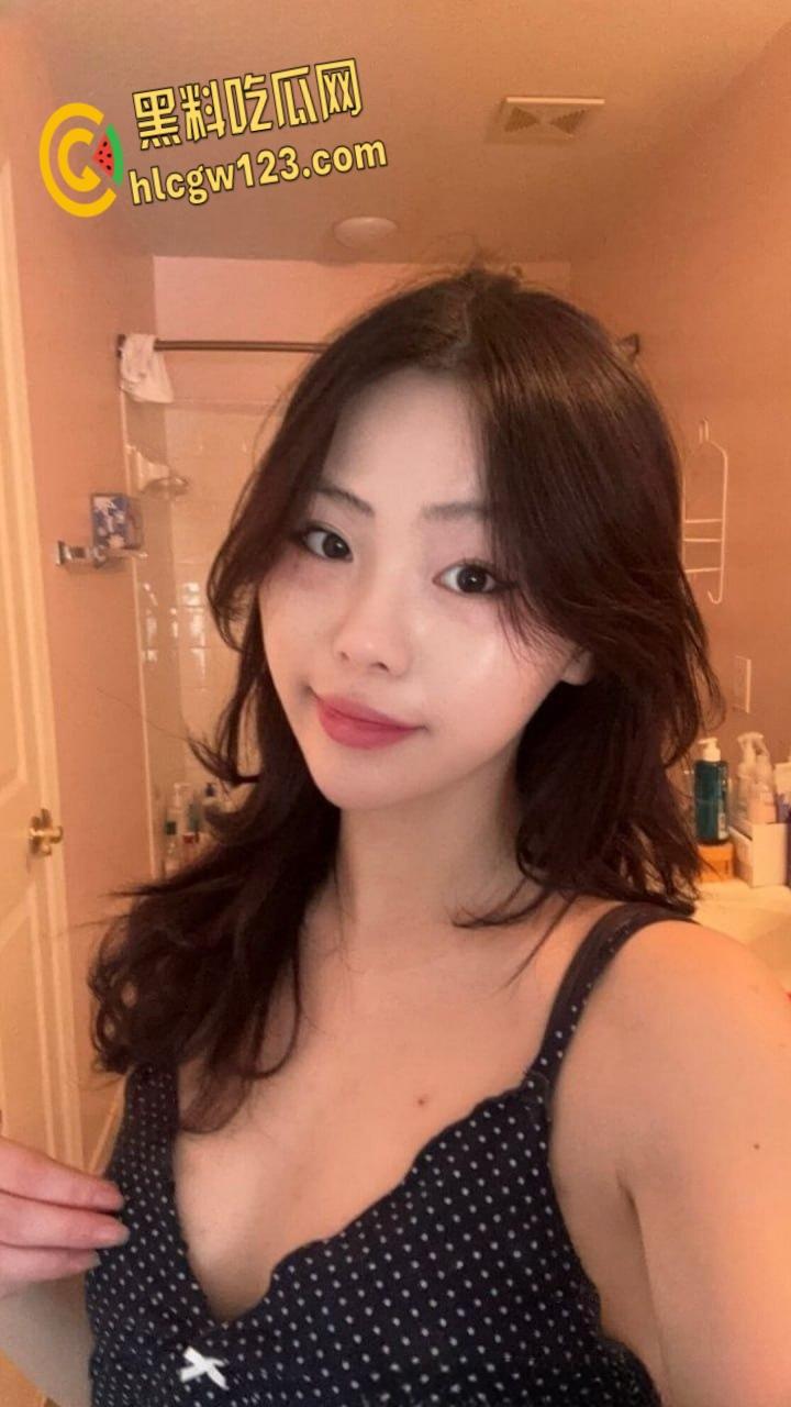 推特清纯反差母狗【喵喵】！美腿大开狂撸粉嫩小穴，淫水四溅高潮颤抖 !  第1张