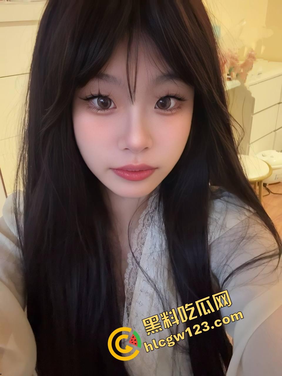 南宁财大【李婉】初恋脸装天使，床上脱衣比蟒蛇，奶像山臀像桶，又白又嫩又会叫的爆奶肥臀！  第2张