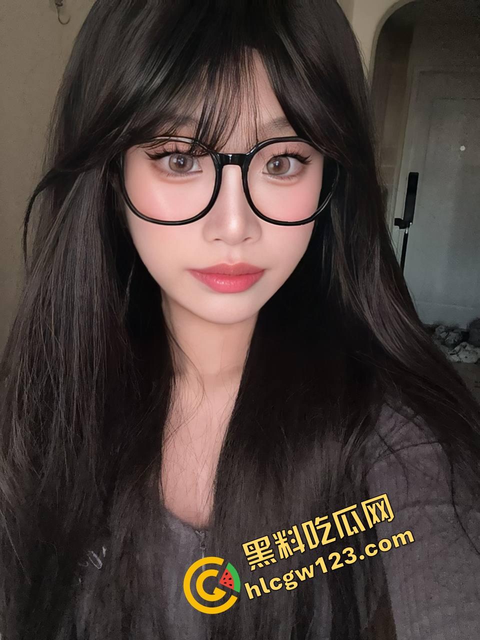 南宁财大【李婉】初恋脸装天使，床上脱衣比蟒蛇，奶像山臀像桶，又白又嫩又会叫的爆奶肥臀！  第4张