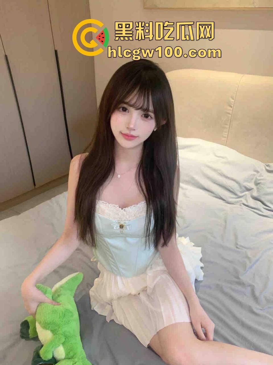 陕西酒店00后前台骚妹子『 蒋可冉 』直接成瓜友御用炮友，干完不粘人骚到骨子里，随叫随到谁用谁爱上！  第2张