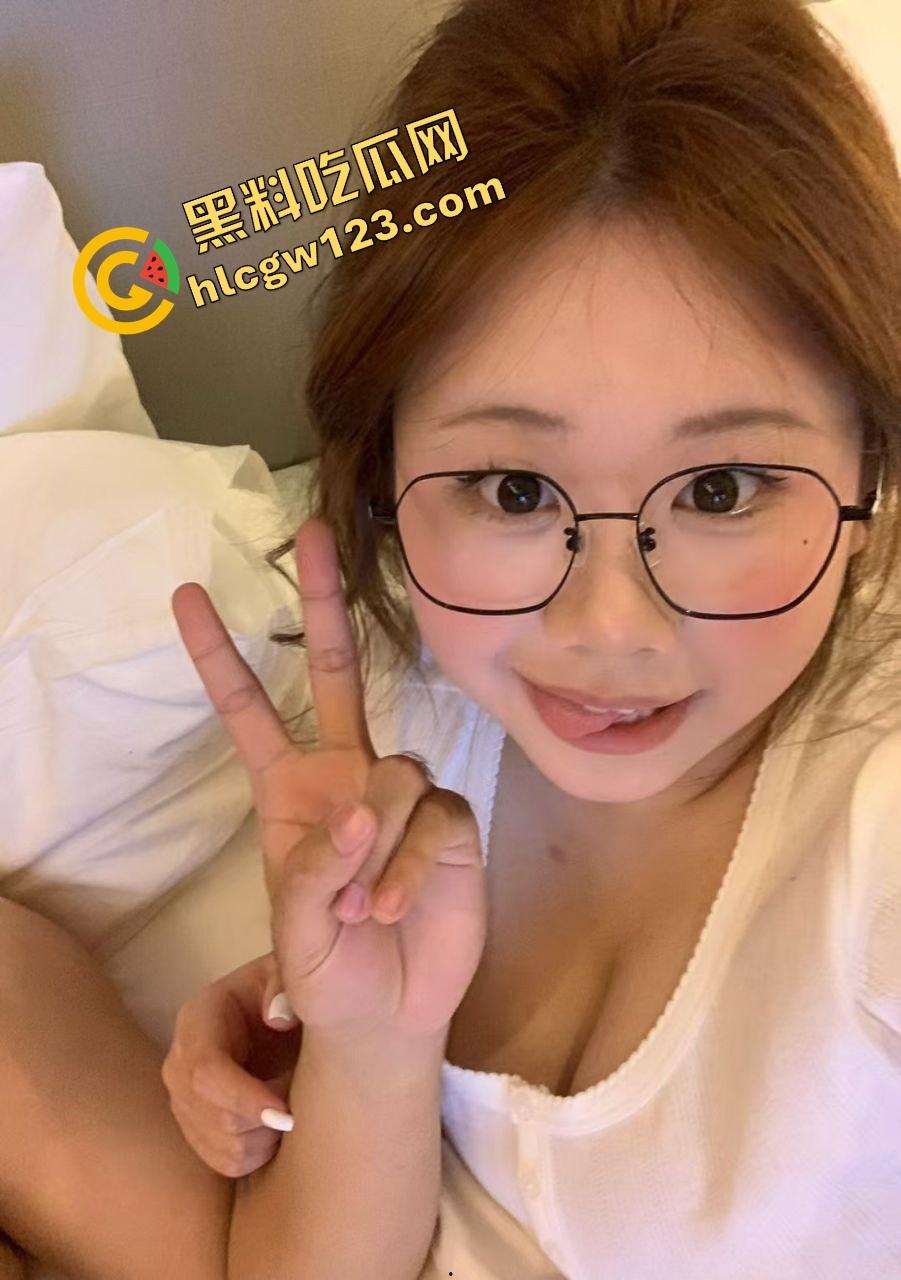 南宁财大【李婉】初恋脸装天使，床上脱衣比蟒蛇，奶像山臀像桶，又白又嫩又会叫的爆奶肥臀！  第7张