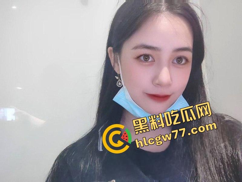 重庆财经学院反差母狗曝光，新疆小骚逼『夏兹热丽』破处后被疯狂口爆颜射，还舔精自拍骚得逆天！  第4张