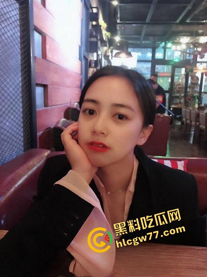 重庆财经学院反差母狗曝光，新疆小骚逼『夏兹热丽』破处后被疯狂口爆颜射，还舔精自拍骚得逆天！  第7张