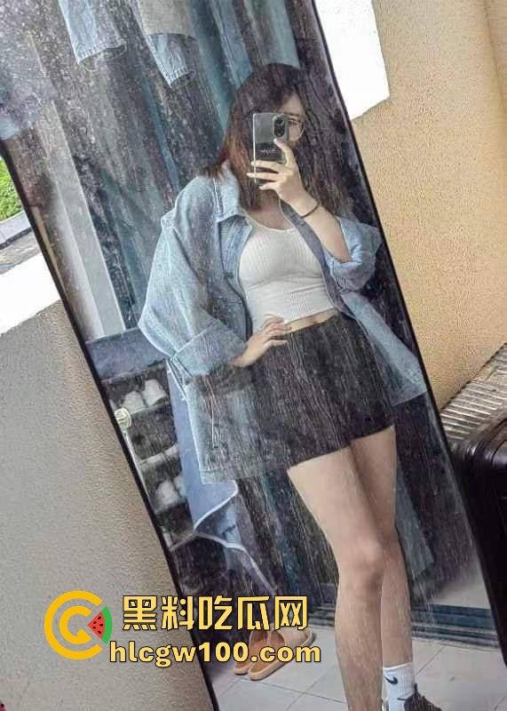 陕西酒店00后前台骚妹子『 蒋可冉 』直接成瓜友御用炮友，干完不粘人骚到骨子里，随叫随到谁用谁爱上！  第3张