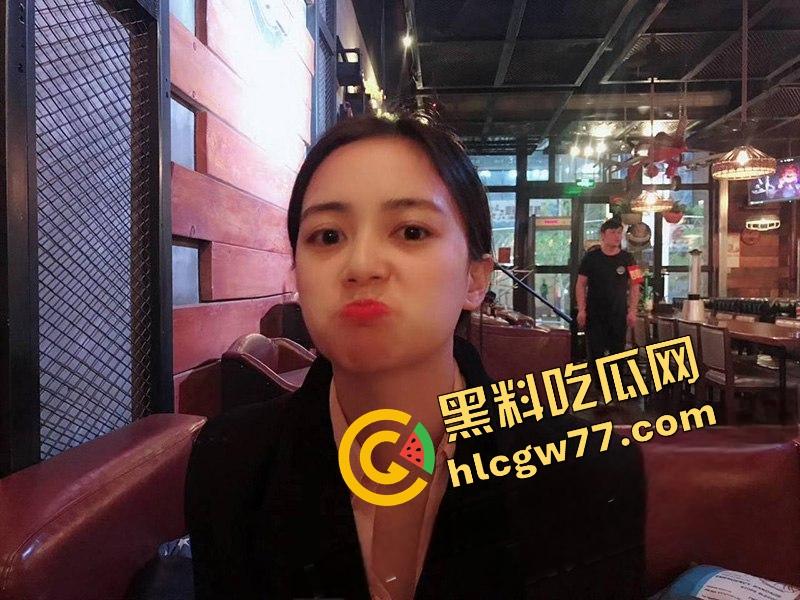 重庆财经学院反差母狗曝光，新疆小骚逼『夏兹热丽』破处后被疯狂口爆颜射，还舔精自拍骚得逆天！  第9张