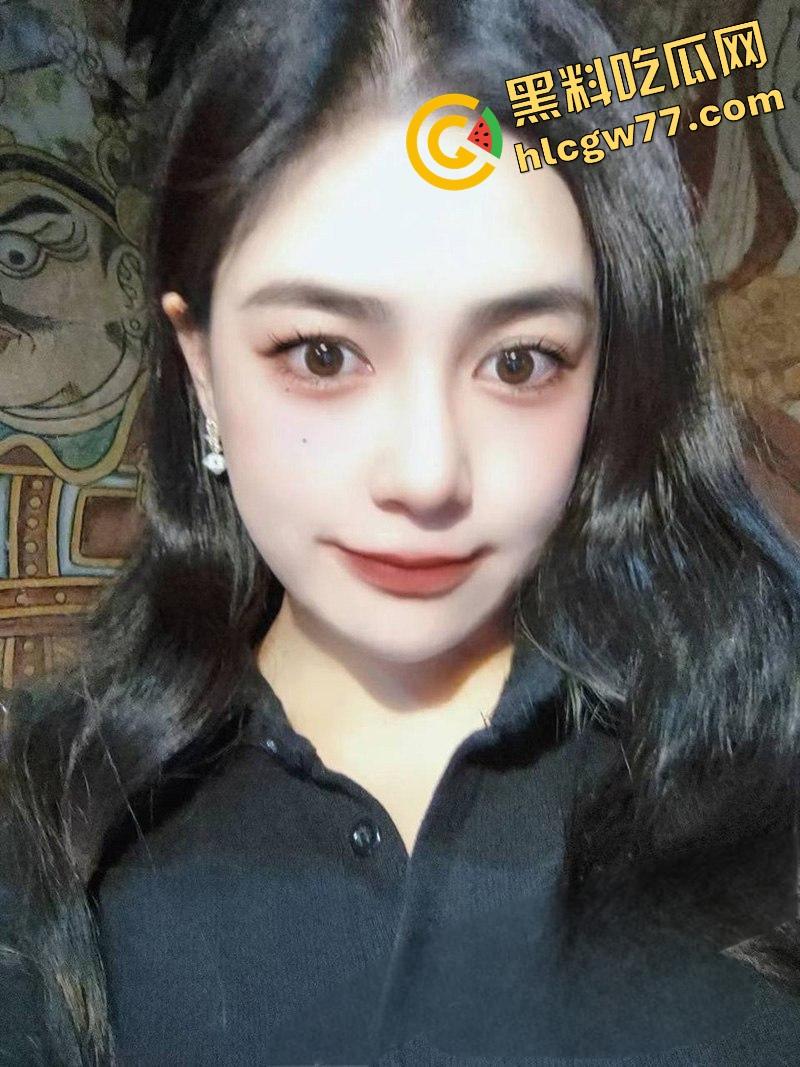 重庆财经学院反差母狗曝光，新疆小骚逼『夏兹热丽』破处后被疯狂口爆颜射，还舔精自拍骚得逆天！  第12张