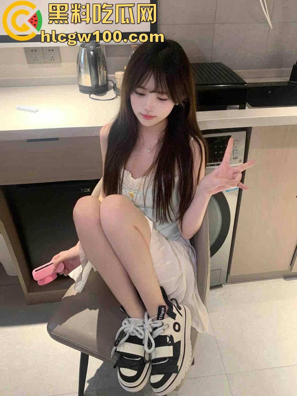 陕西酒店00后前台骚妹子『 蒋可冉 』直接成瓜友御用炮友，干完不粘人骚到骨子里，随叫随到谁用谁爱上！  第8张