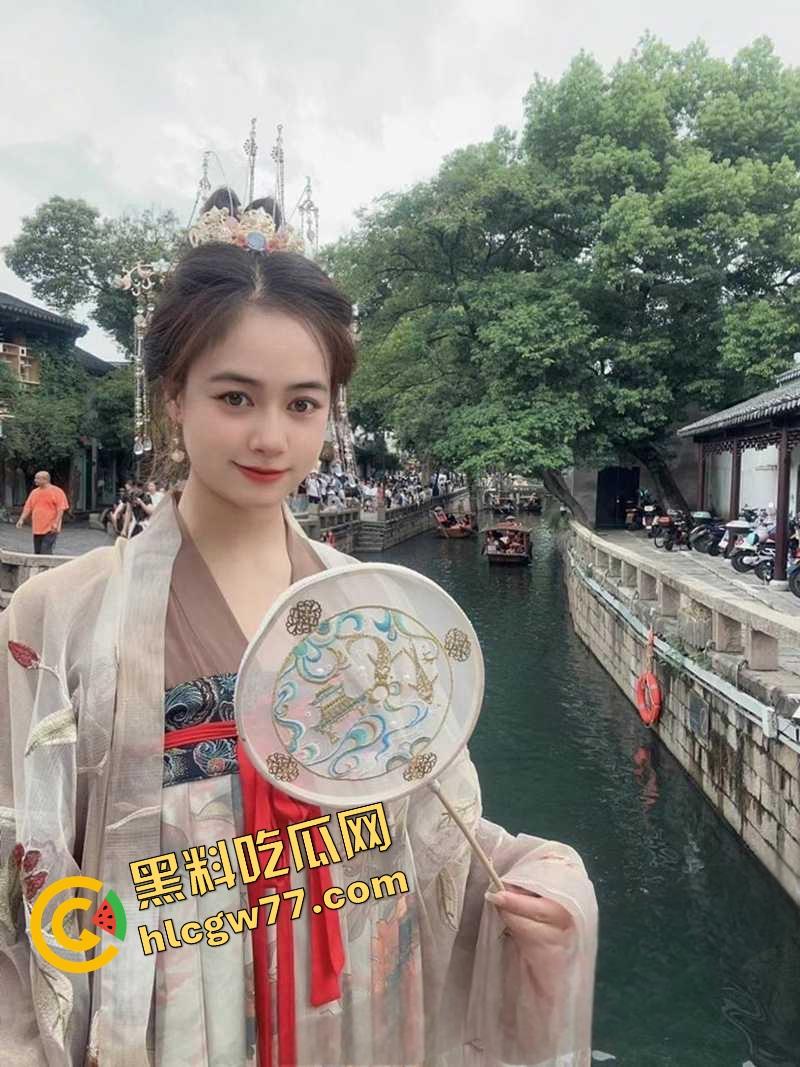 重庆财经学院反差母狗曝光，新疆小骚逼『夏兹热丽』破处后被疯狂口爆颜射，还舔精自拍骚得逆天！  第14张