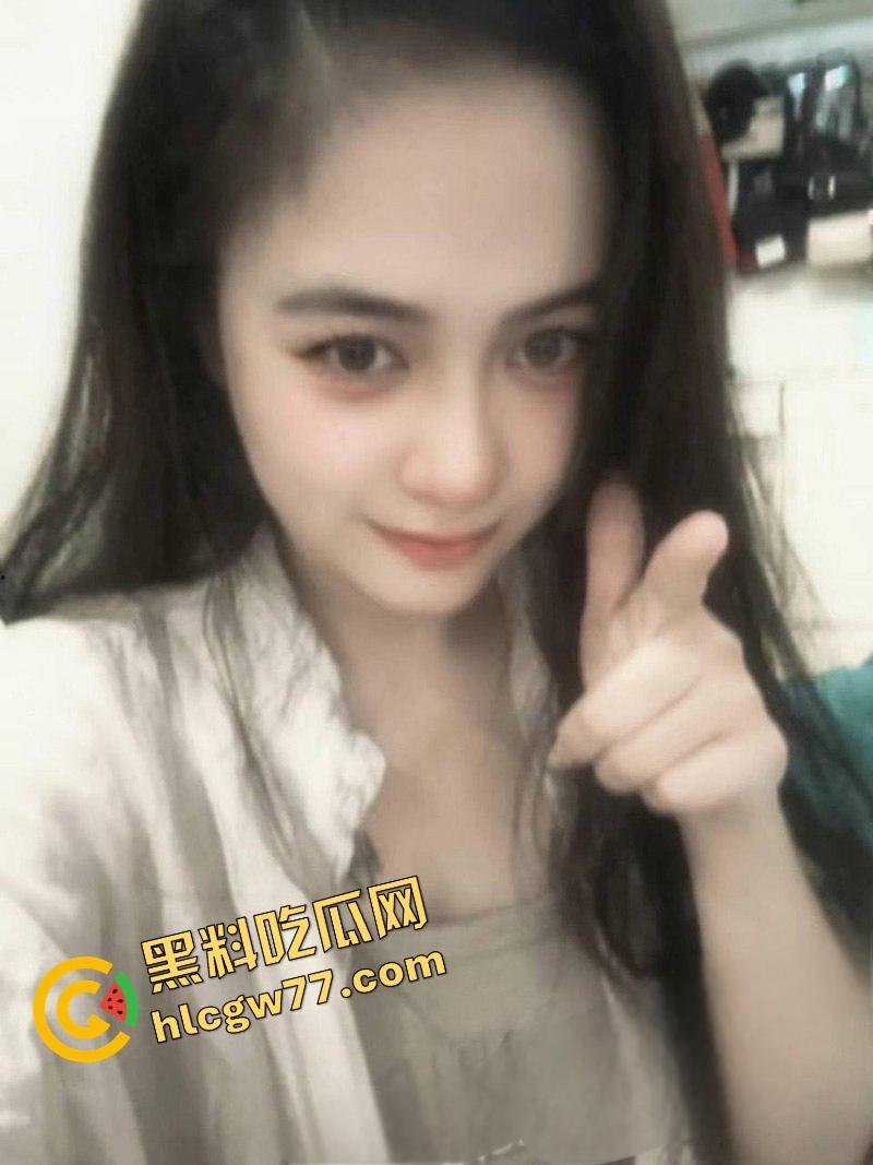 重庆财经学院反差母狗曝光，新疆小骚逼『夏兹热丽』破处后被疯狂口爆颜射，还舔精自拍骚得逆天！  第17张