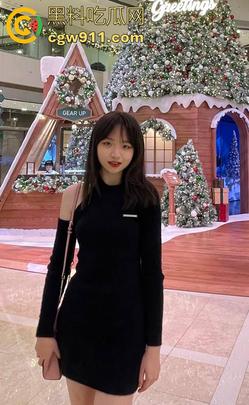 大连艺术学院【周韩雅】，身材极品美腿修长，被土豪包养穿诱人黑丝，酒店扛腿打桩爆操！  第2张