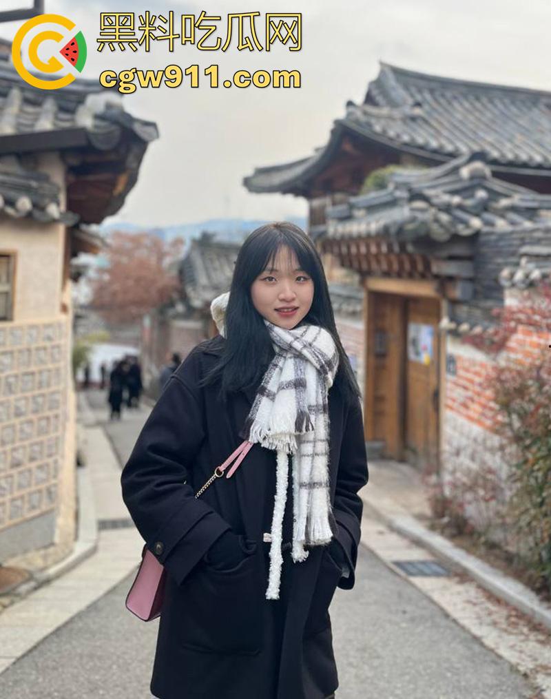 大连艺术学院【周韩雅】，身材极品美腿修长，被土豪包养穿诱人黑丝，酒店扛腿打桩爆操！  第4张