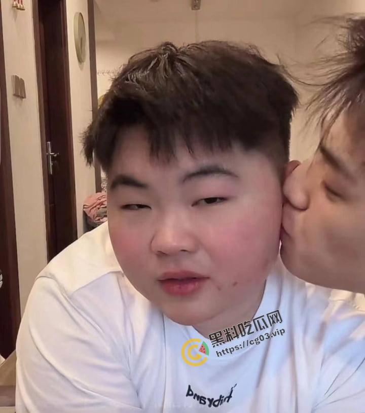 抖音 【宰熊 】男同博主和他的熊老婆  被爆出不雅照 听说将来的敬老院都不收老男同了…… 第4张