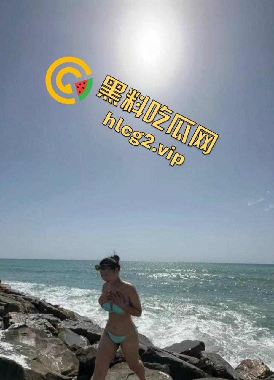 美国华裔黑皮学生妹『唐容蓉』自拍自慰视频泄露！完美身材成为洋爹极品炮架！  第1张