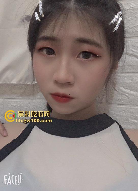 河北工商学院清纯反差女友【吴萱萱】自慰调教视频爆出，远程调教娇嫩粉穴，反差感十足！  第1张