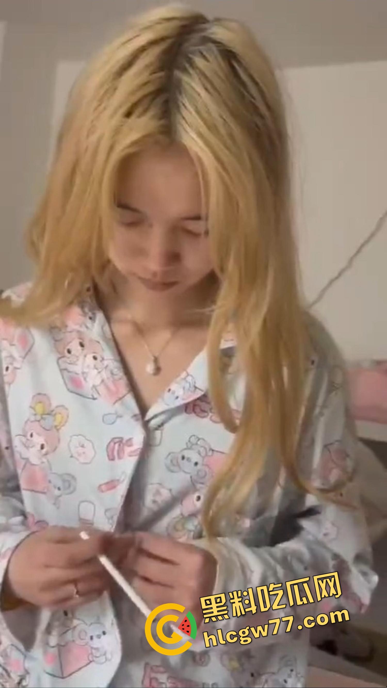 重庆高颜值女网红一边装处女一边玩出轨，两段说辞打脸， 一次出来卖和第二次出来卖的故事？  第13张