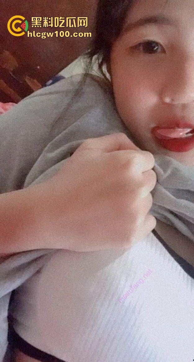 河北工商学院清纯反差女友【吴萱萱】自慰调教视频爆出，远程调教娇嫩粉穴，反差感十足！  第12张