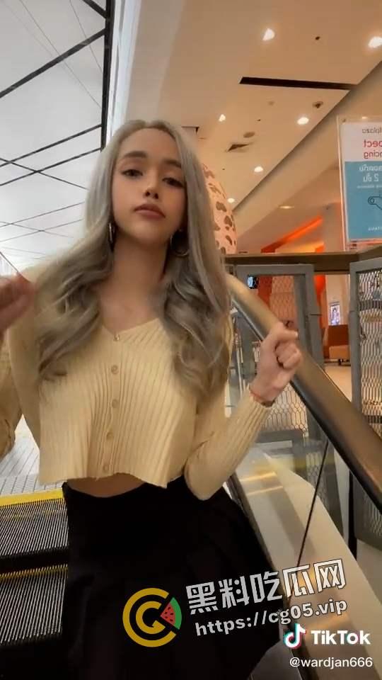 烤肉西施 泰国模特【瓦赞】顶级杂志阁楼签约模特 女同做爱磨豆腐视频曝光 极品大胸  第5张