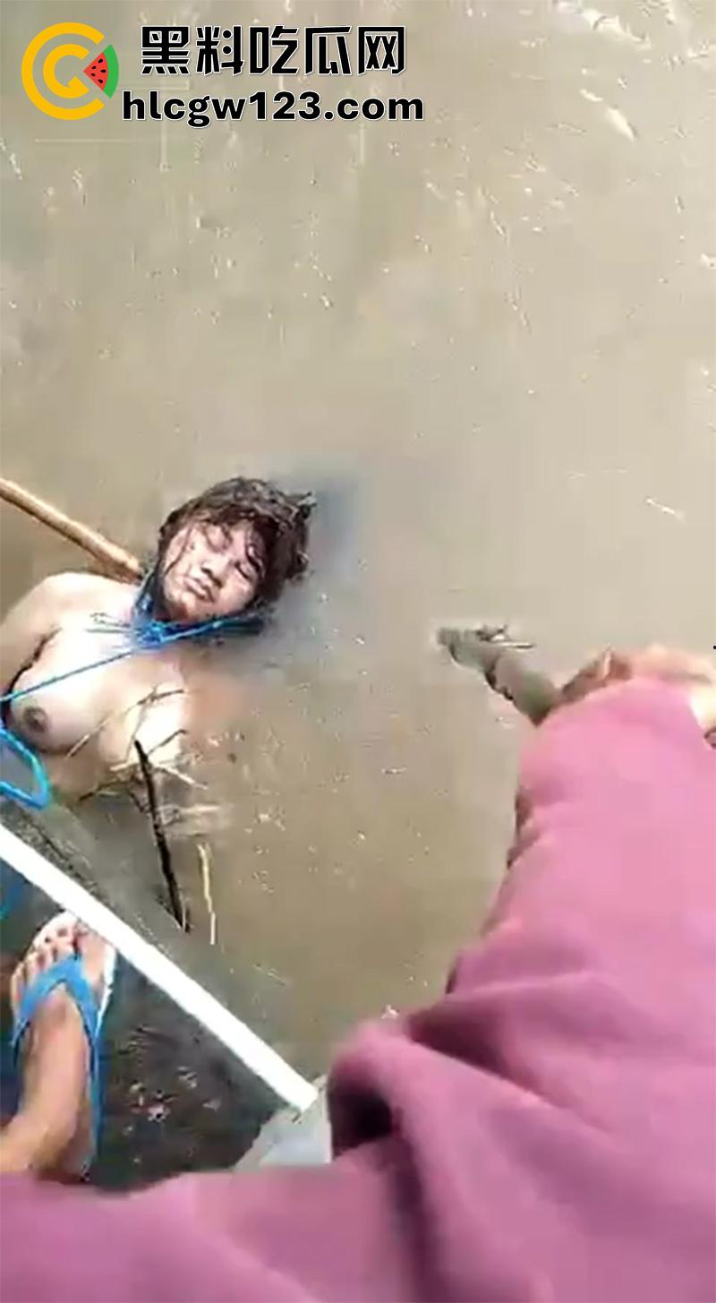 扬州振兴花园二期河道，发现一具21岁女尸，全身赤裸疑似是被害，打捞画面流出，胆小者勿入！  第6张