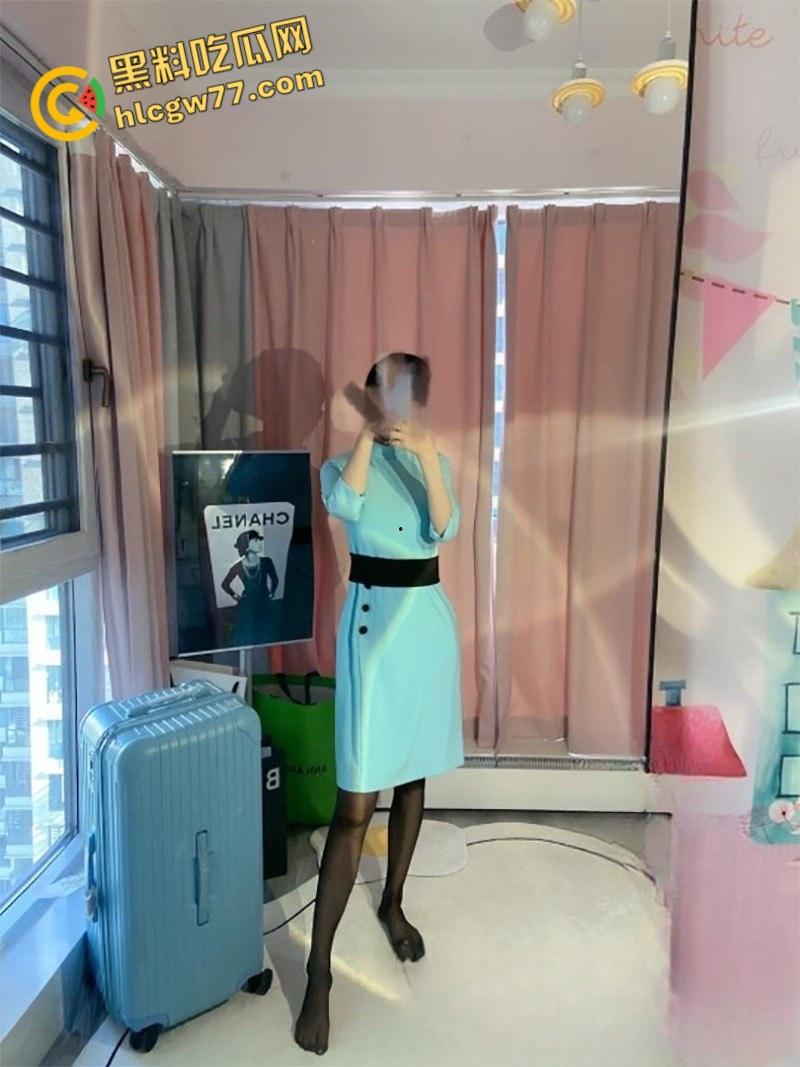 当过空姐一字马舞蹈生 抖音微博小网红 酷酷的露 生活所迫下海拍举牌定制 秀才艺一字马露点自慰!  第3张