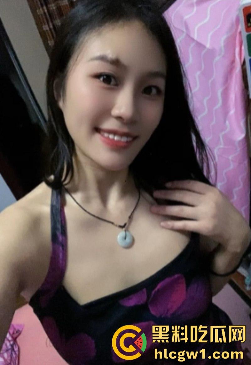 独家曝光！快手福利主播【胸照样凶】表面直播擦边 私底下粉丝付费一对一来者不拒 直接开会议视频裸聊自慰抠逼！  第13张