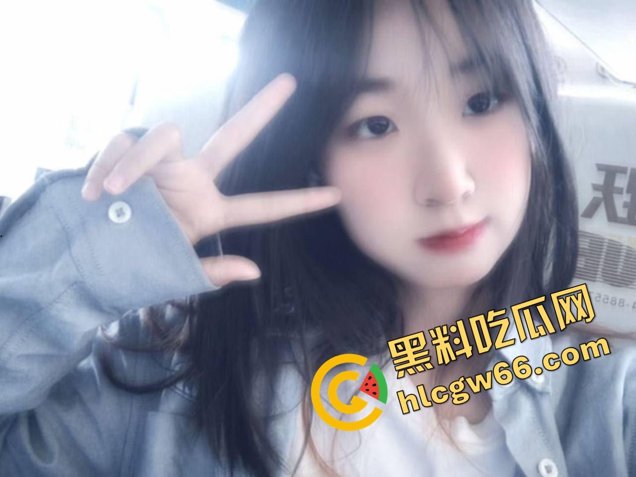 偷拍女友骑乘啪啪全过程流出，一边装害羞挡镜头一边骑到浪叫喷水，这种小贱人谁不爱？  第2张