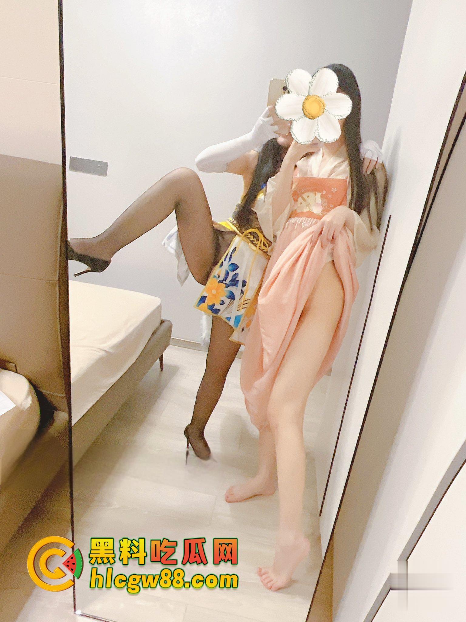 北京白虎小萝莉白花花嫩躯，双乳挺翘白虎粉逼抖M属性拉满，被金主骑着狂操不够，还拉闺蜜一起伺候！  第6张