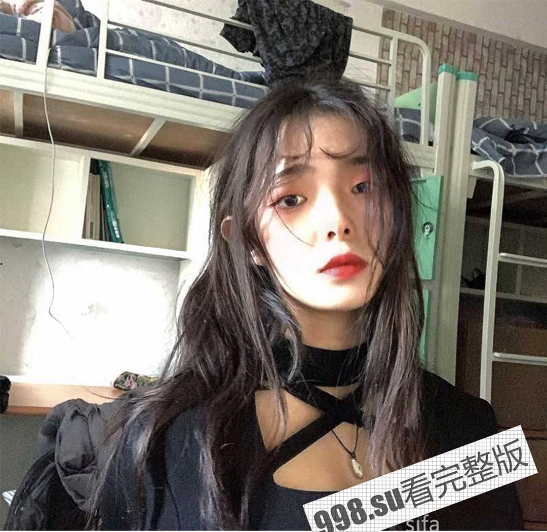 全网疯传 上海工商学院 李思颖 极品反差眼镜娘 大四学姐厕所吃鸡  第6张