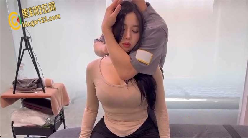 近距离亲密接触极品辣妹！火辣SPA全过程揭秘，专业男技师手把手教你撩拨技巧！  第3张