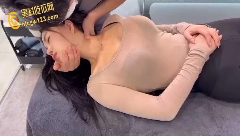 近距离亲密接触极品辣妹！火辣SPA全过程揭秘，专业男技师手把手教你撩拨技巧！  第6张