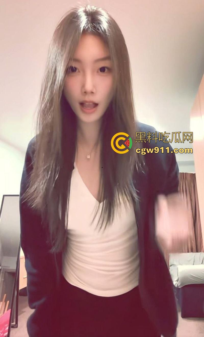 这个小编真的极力推荐！重庆175大长腿小美【谢晓婷】黑丝美腿极品身材，露脸口交一脸淫靡，粉嫩骚穴淫水四溅！  第5张