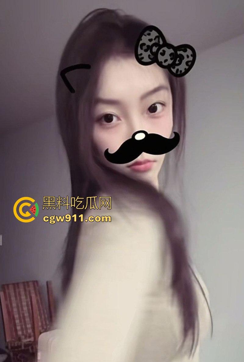 这个小编真的极力推荐！重庆175大长腿小美【谢晓婷】黑丝美腿极品身材，露脸口交一脸淫靡，粉嫩骚穴淫水四溅！  第8张