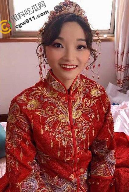 南京市星辉高级中学英语老师夏宁莹出轨丑闻曝光：高超口活迷倒校长，夜夜加班呻吟不止  第4张