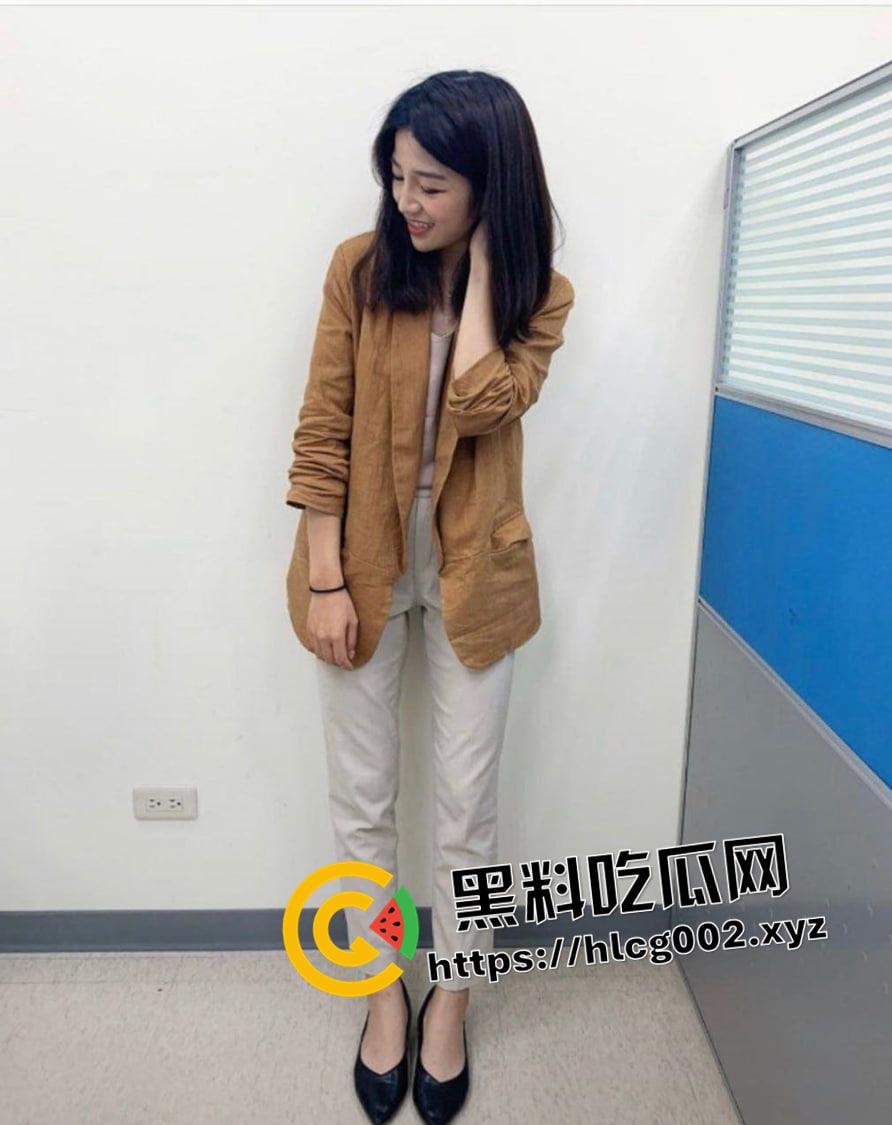 台湾人妻御姐和同事出差开房 浓密的黑森林难怪性欲这么旺盛 嗲嗲的叫床 这谁顶得住  第3张