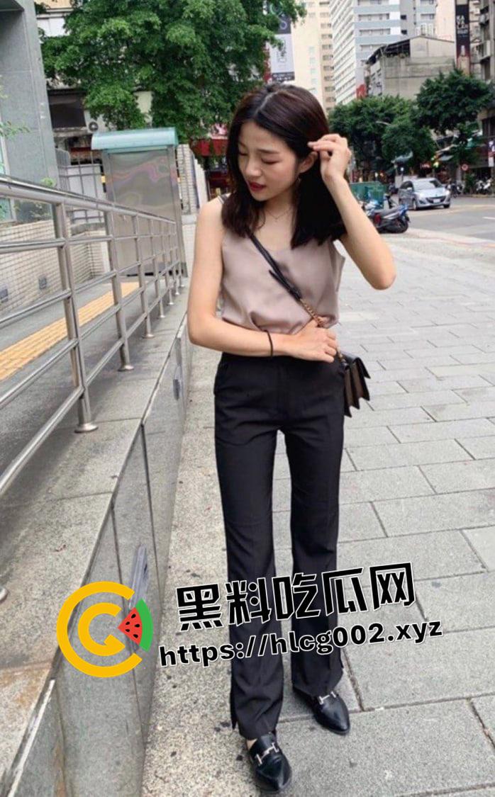 台湾人妻御姐和同事出差开房 浓密的黑森林难怪性欲这么旺盛 嗲嗲的叫床 这谁顶得住  第6张