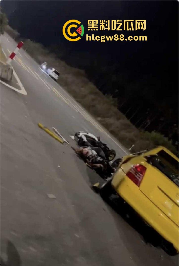 广东江门精神小伙儿行驶改装摩托与无牌轿车碰撞发生惨烈车祸 摩托车主当场凉了 车祸现场曝光！  第8张