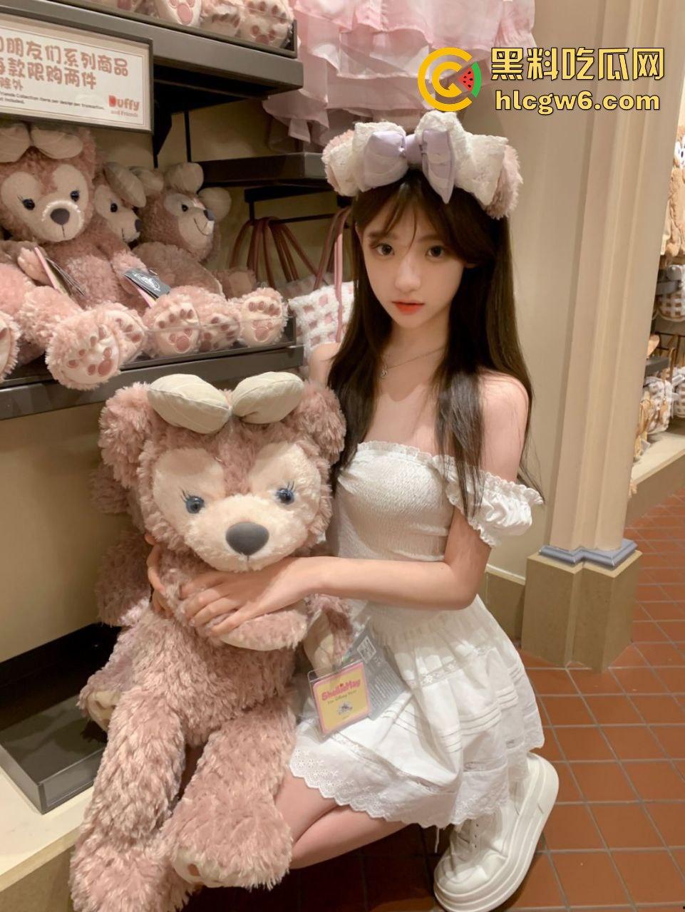 石家庄拜金人妻【林科汝】背着老公借口住闺蜜家，深夜出来陪两开路虎哥们3P，伺候得人骨头都酥了LV到手！  第9张