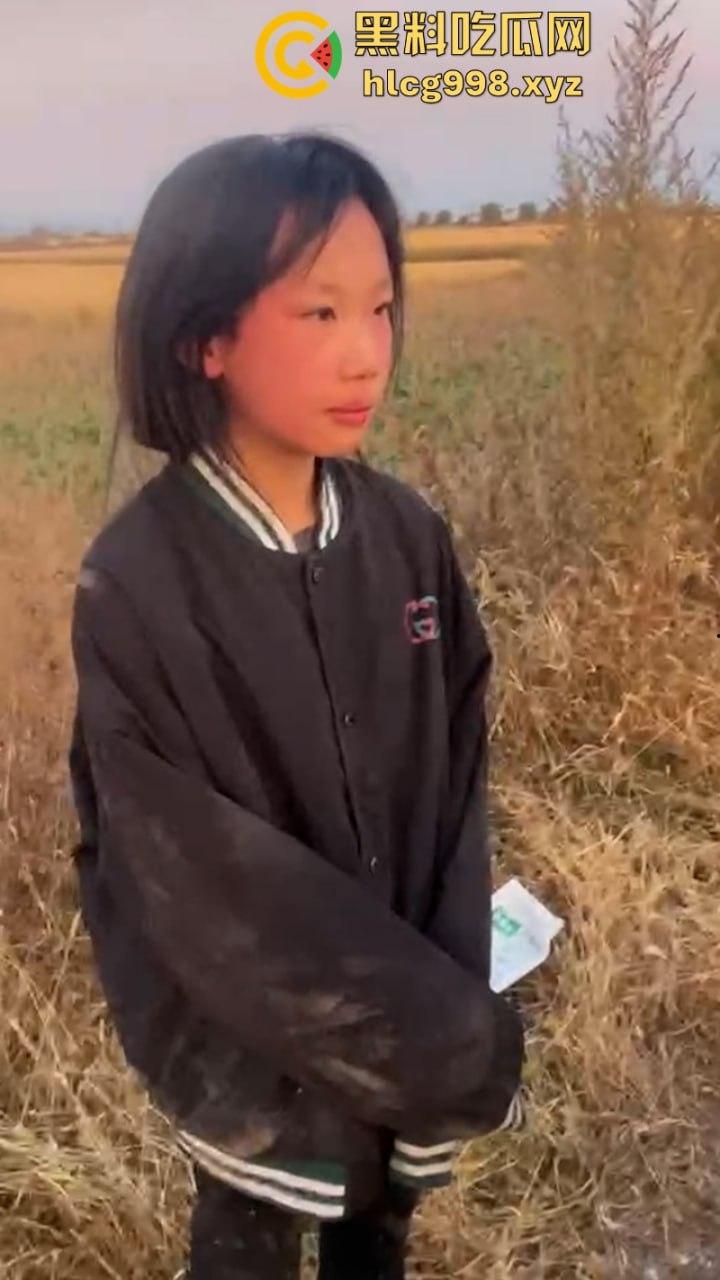 山西女生野外遭7人围殴 视频曝光长达5分钟打骂虐待 真是一群畜生！  第2张