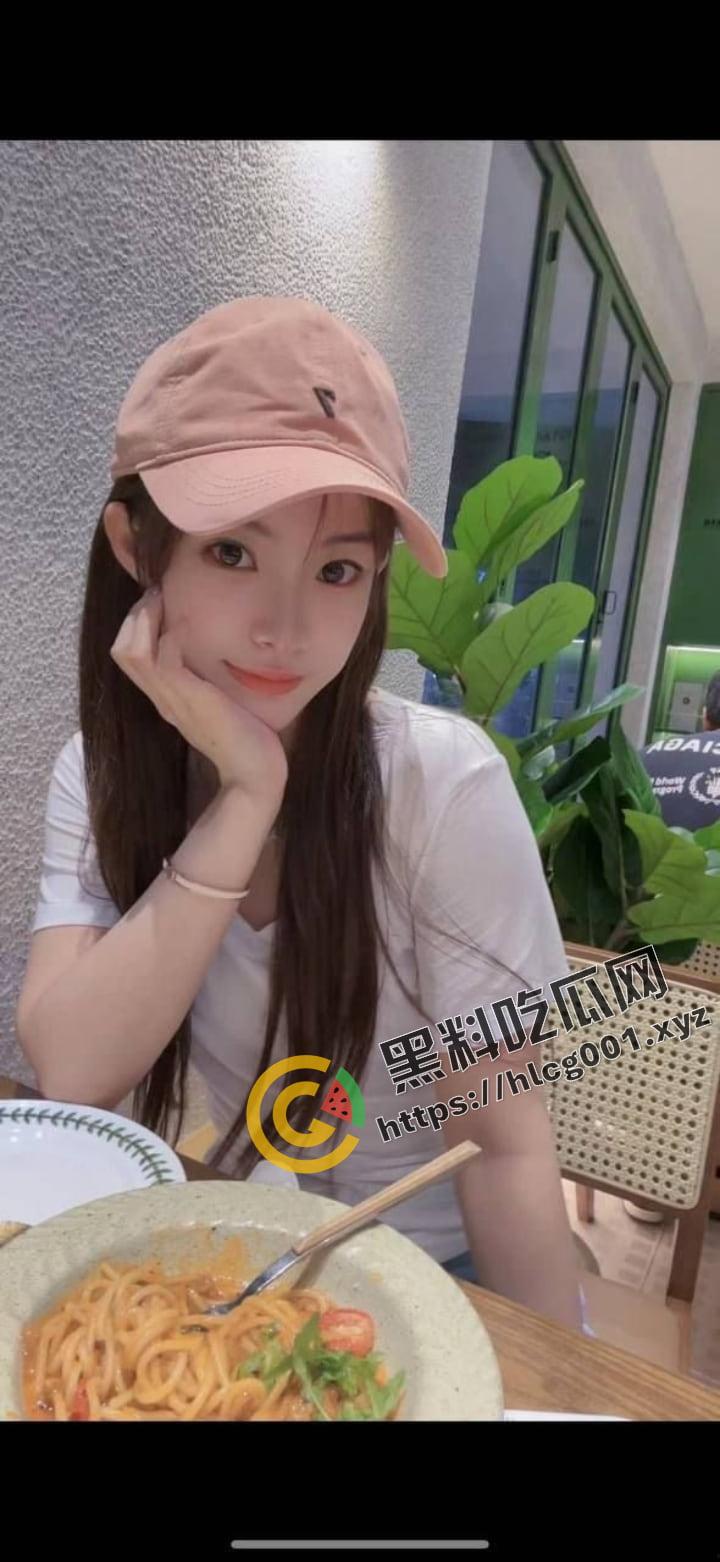 南京艺术学院母狗【刘静雯】约了个体育生被站起来蹬！！！逼都被操烂了!  第3张