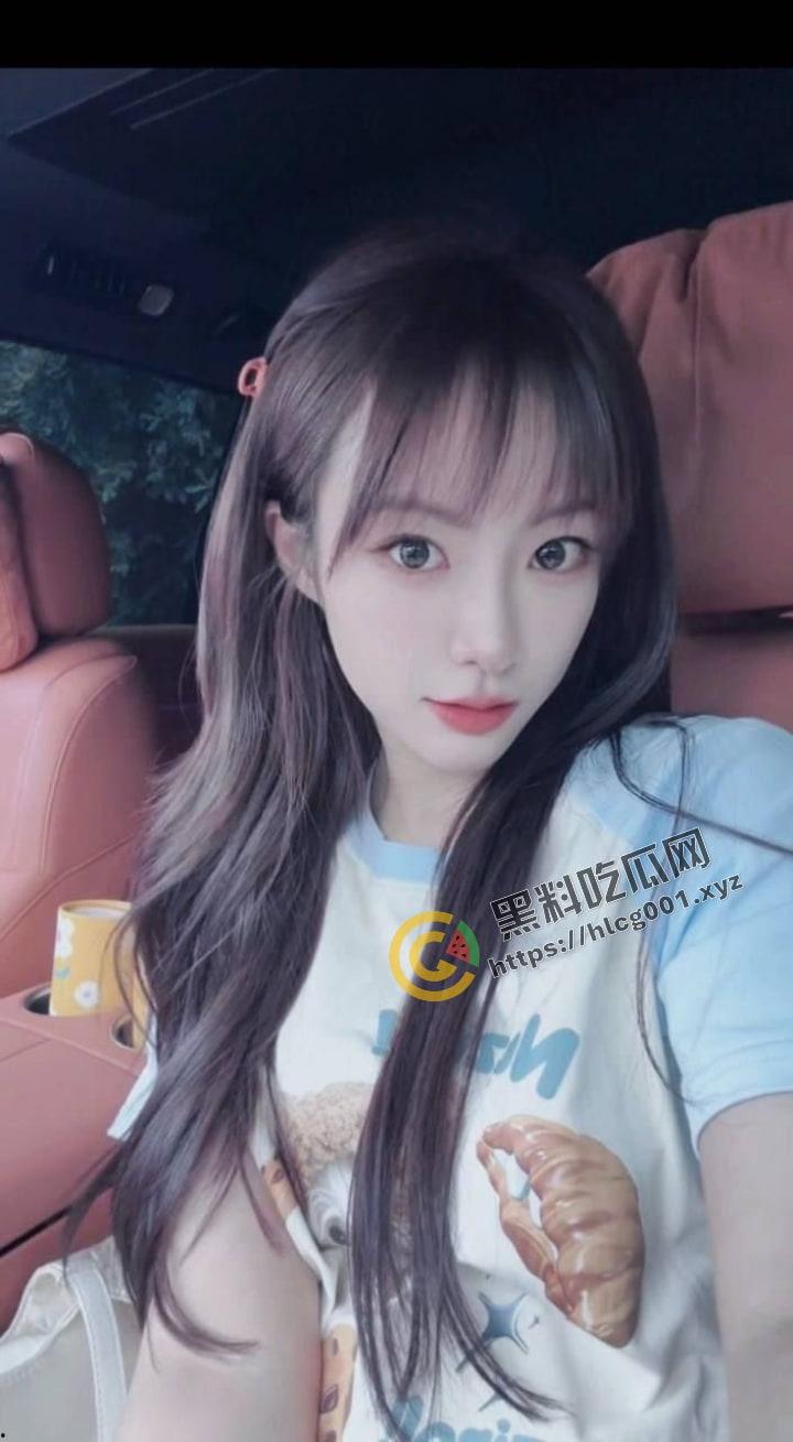 南京艺术学院母狗【刘静雯】约了个体育生被站起来蹬！！！逼都被操烂了!  第4张