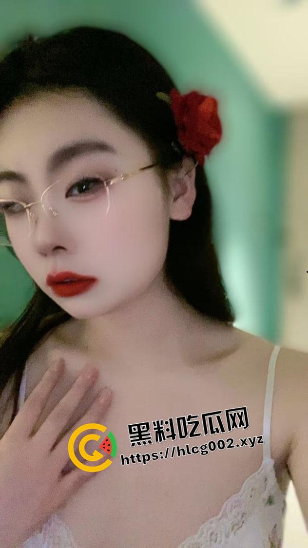 我的反差英语老师！山东聊城大专师生禁忌之恋  白丝美乳的老师把学生榨干 浪叫响彻云霄 第4张