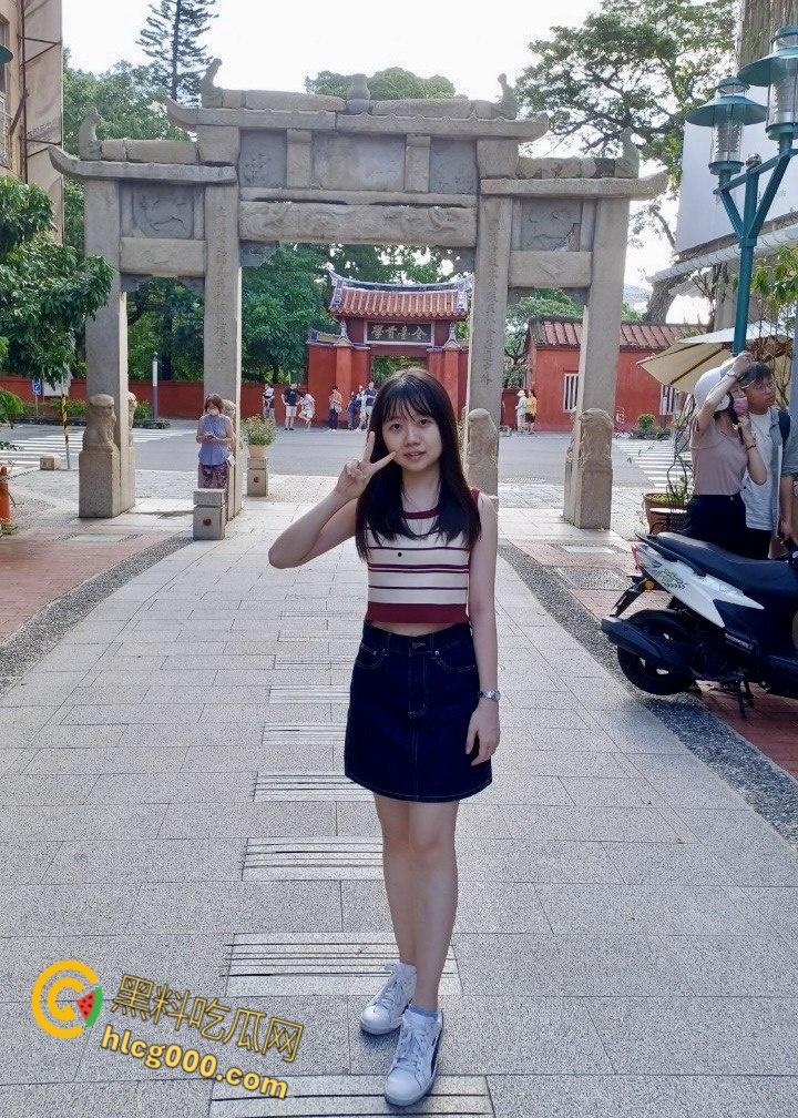 上海交通大学女大学生【余乐华】,被渣男网恋面基,强推调教良家小妹,带上眼罩秒变私人玩物 ! 第1张 上海交通大学女大学生【余乐华】,被渣男网恋面基,强推调教良家小妹,带上眼罩秒变私人玩物 ! 第1张