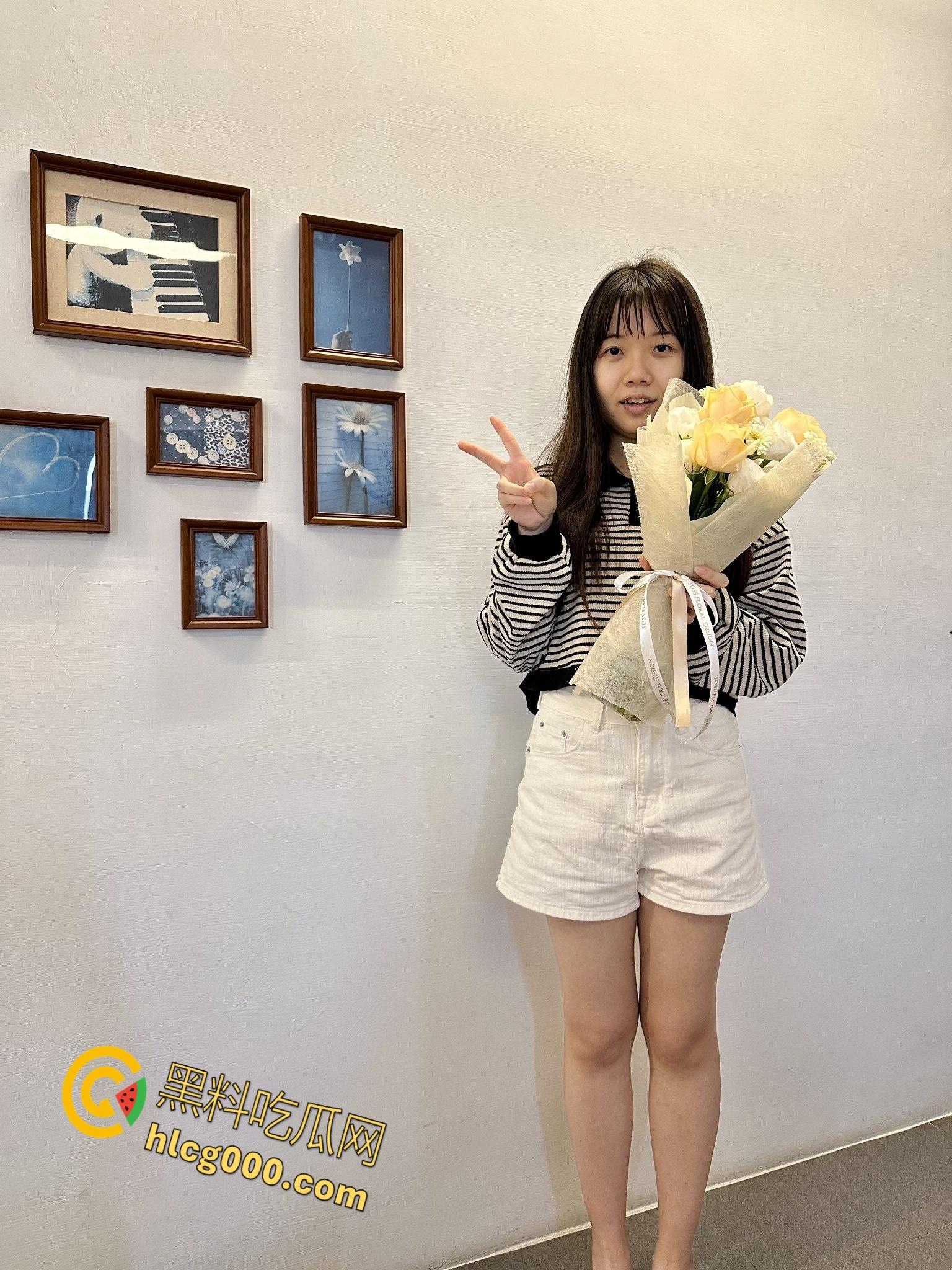 上海交通大学女大学生【余乐华】,被渣男网恋面基,强推调教良家小妹,带上眼罩秒变私人玩物 ! 第3张 上海交通大学女大学生【余乐华】,被渣男网恋面基,强推调教良家小妹,带上眼罩秒变私人玩物 ! 第3张