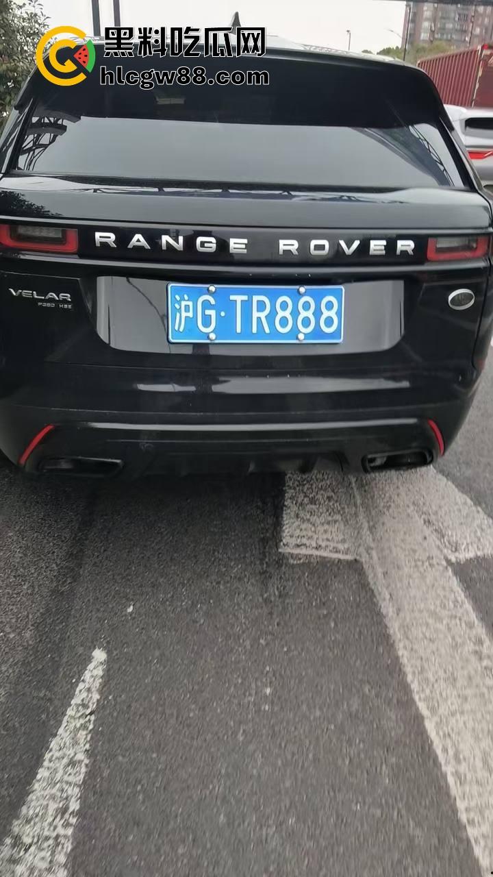 上海逆天伦理大戏，儿子路虎别车美式截停母亲宝马，逮住姘头就是一顿爆锤，现场爆踩老头直接被抬走！  第4张