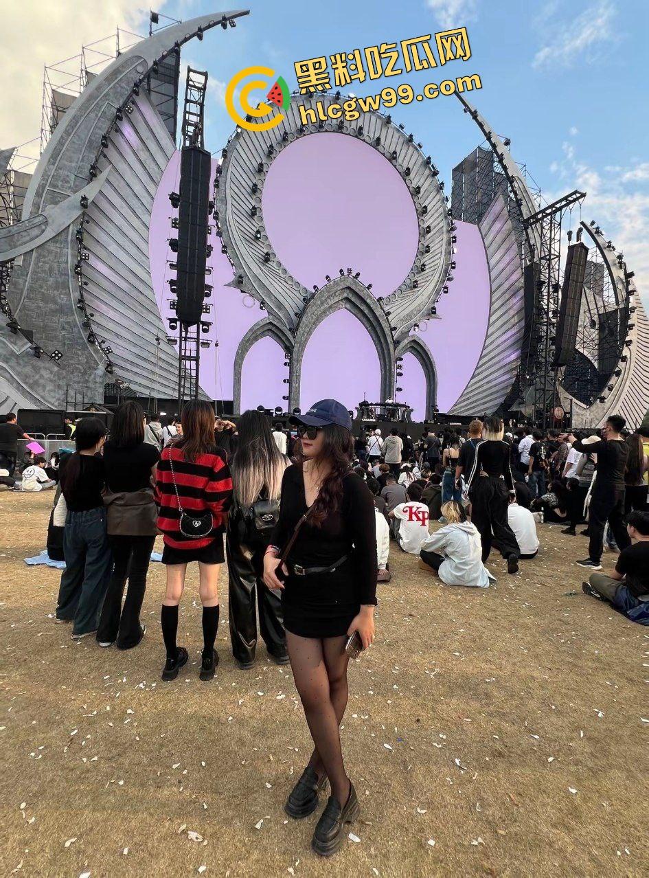 江苏徐州肉感大雷少妇【罗丽娟】大骚逼上演刺激摸奶，酒店全裸暴插淫穴骚叫不停！独家曝光流出！  第5张